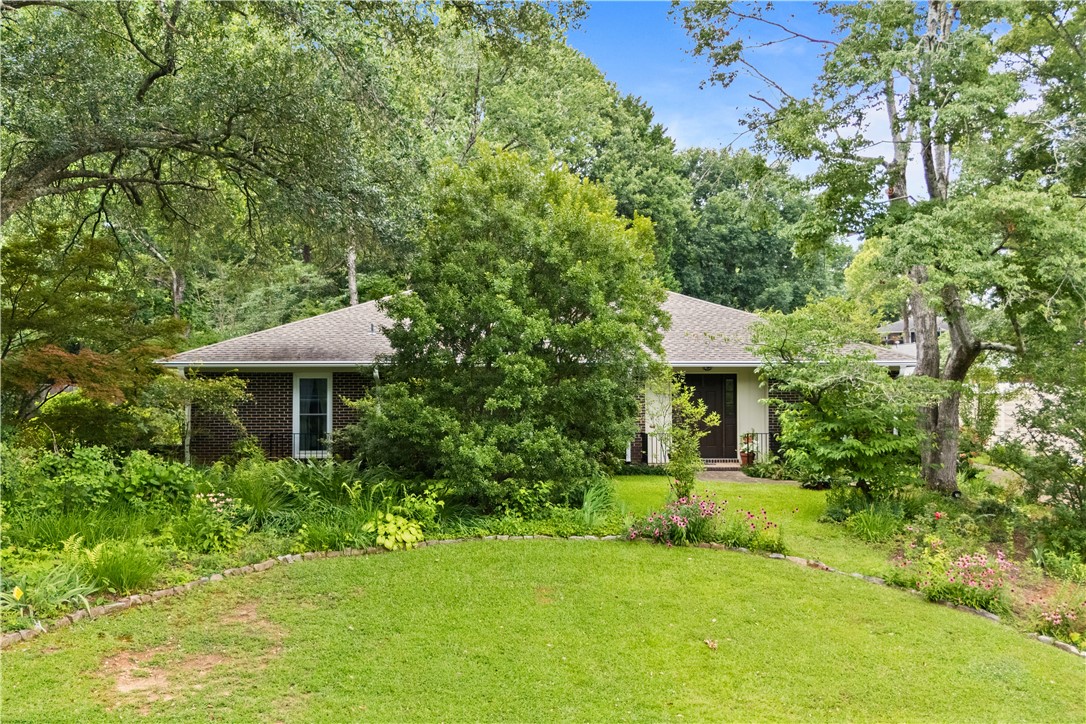 317 WINDSOR DRIVE