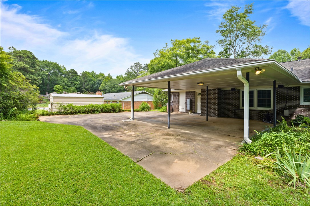 317 WINDSOR DRIVE