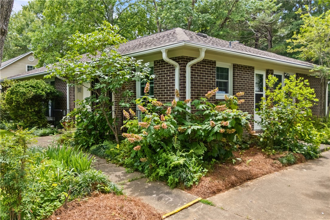 317 WINDSOR DRIVE