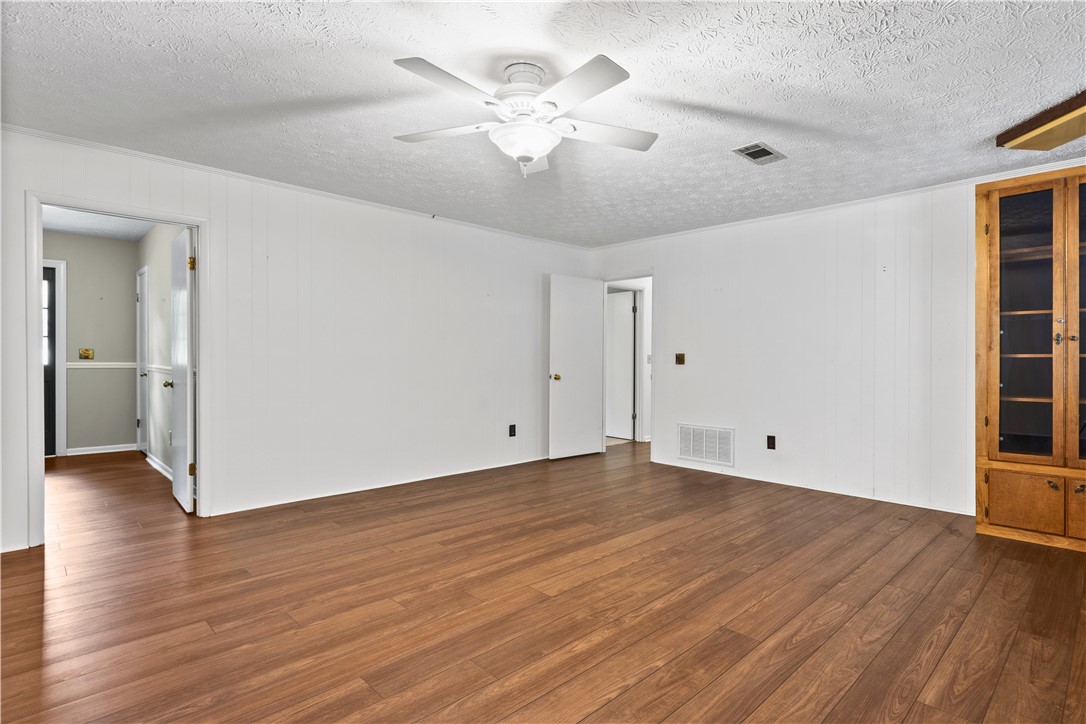 317 WINDSOR DRIVE