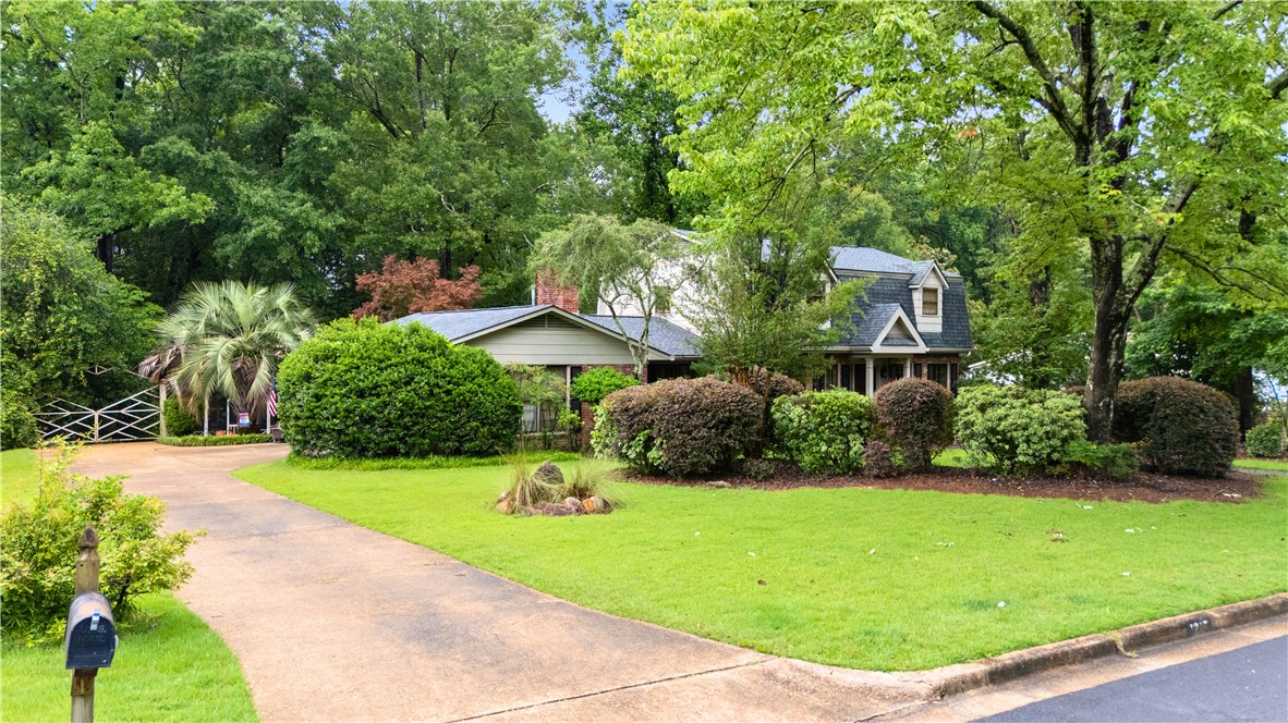 1217 FERNDALE DRIVE