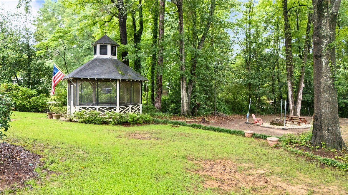 1217 FERNDALE DRIVE