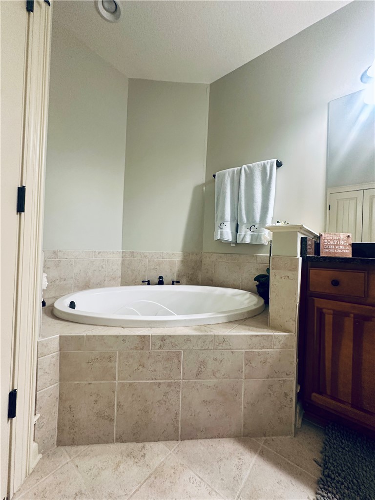 48 STONEVIEW SUMMIT COURT
