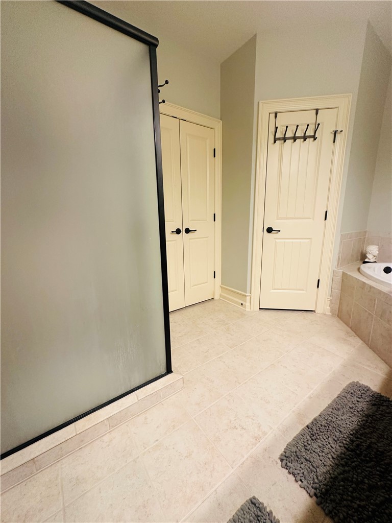48 STONEVIEW SUMMIT COURT