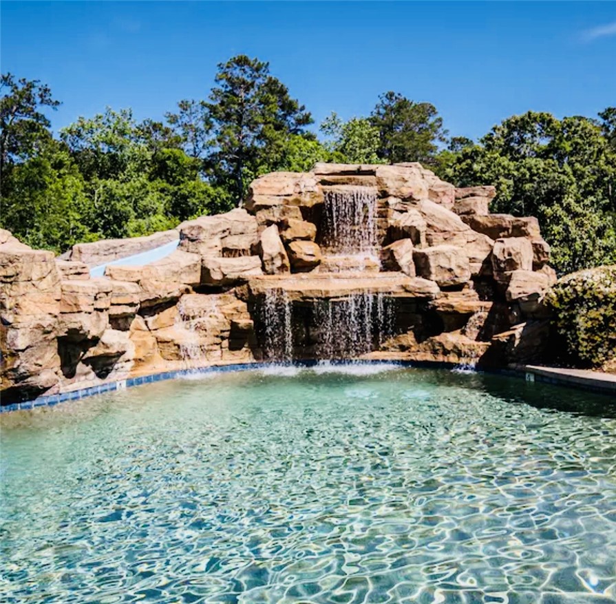 48 STONEVIEW SUMMIT COURT