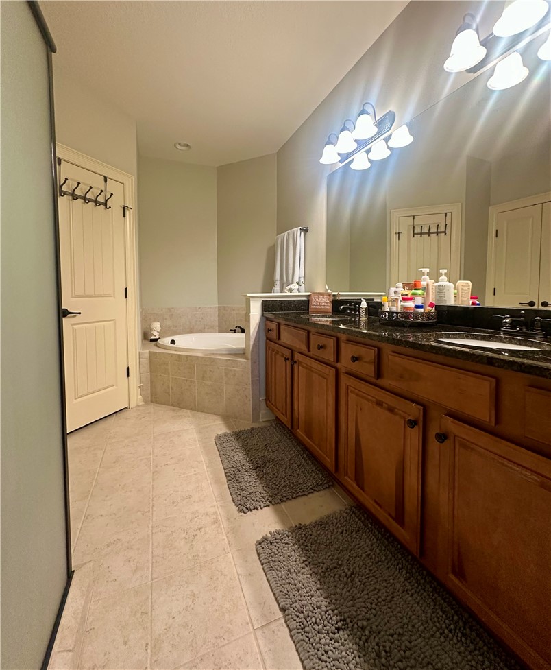 48 STONEVIEW SUMMIT COURT