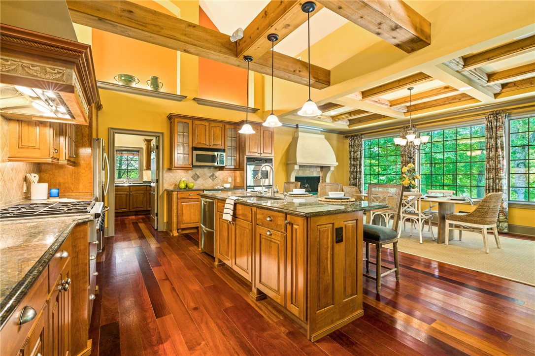 1843 FAIRWAY DRIVE