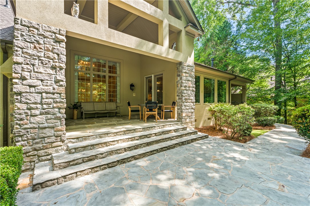 1843 FAIRWAY DRIVE