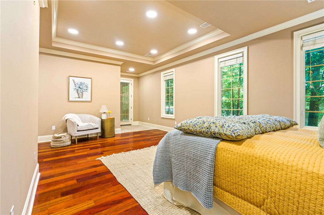 1843 FAIRWAY DRIVE