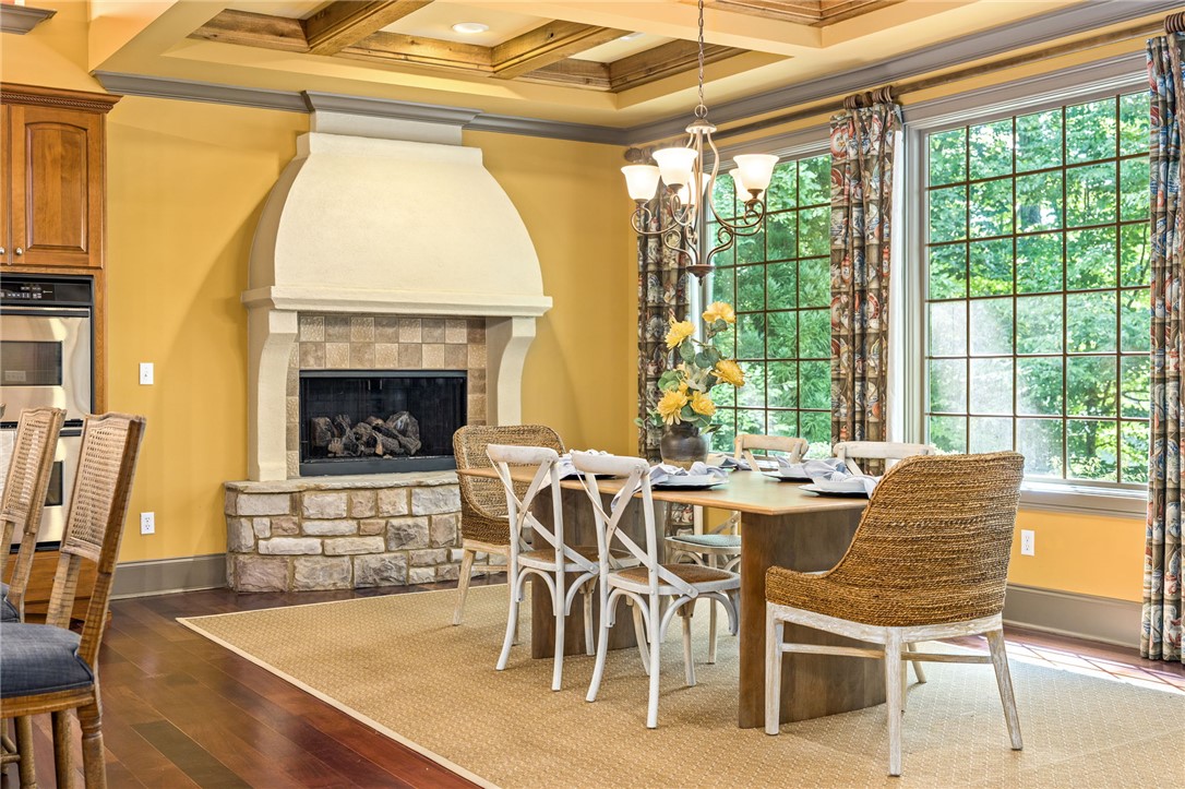 1843 FAIRWAY DRIVE