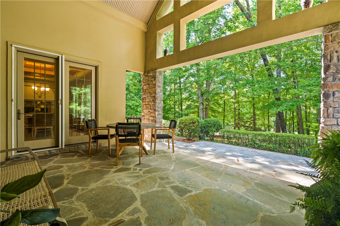 1843 FAIRWAY DRIVE