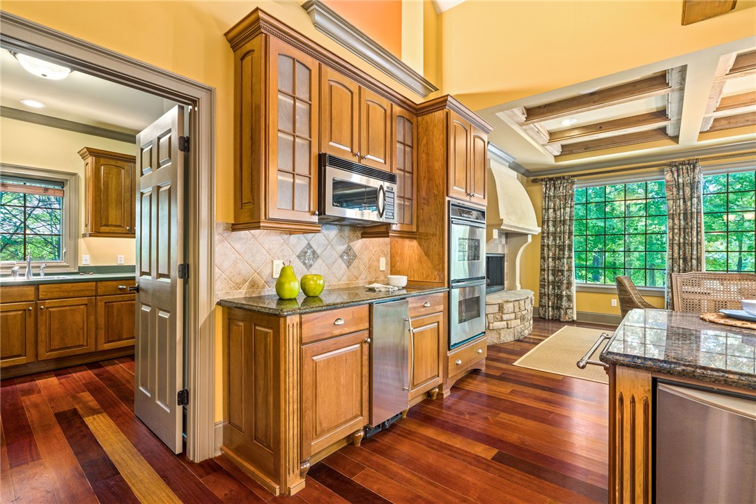 1843 FAIRWAY DRIVE