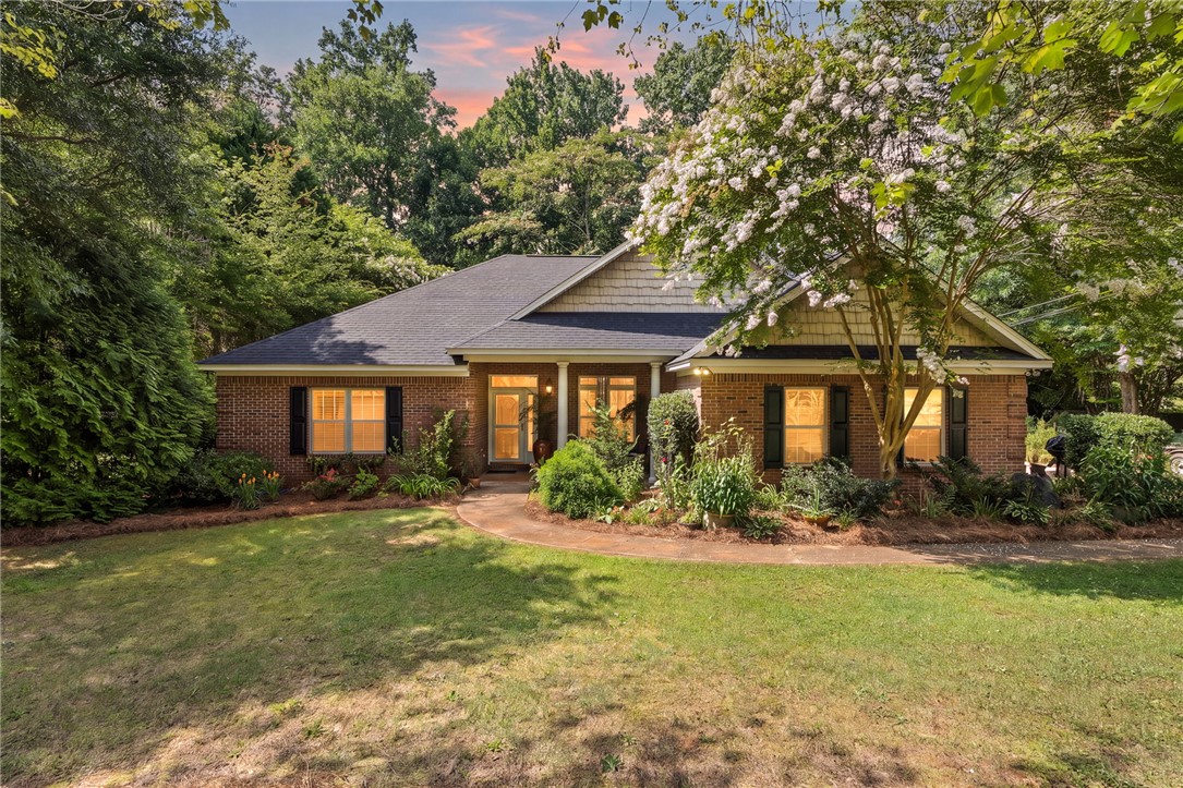 110 N CEDARBROOK DRIVE