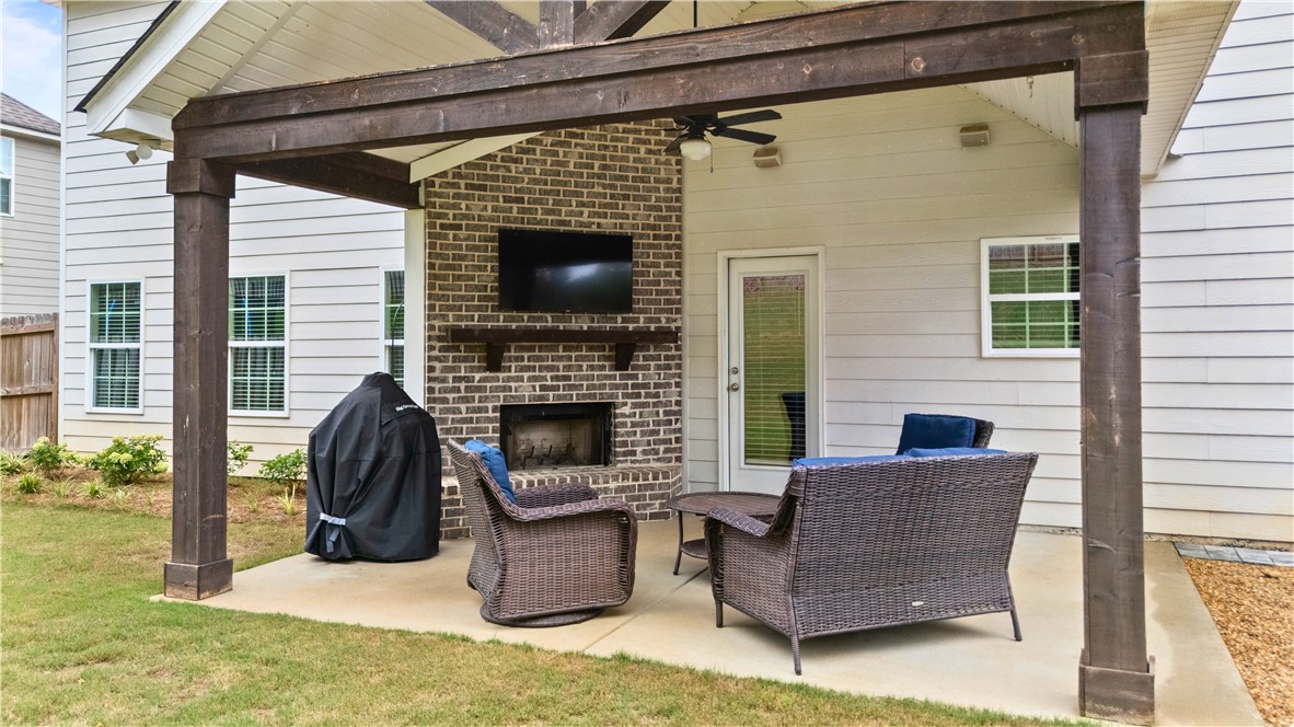 887 W RICHLAND CIRCLE