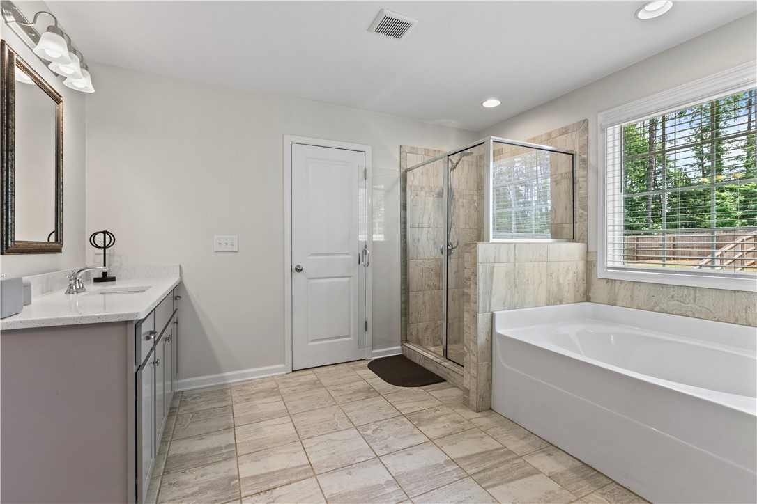887 W RICHLAND CIRCLE