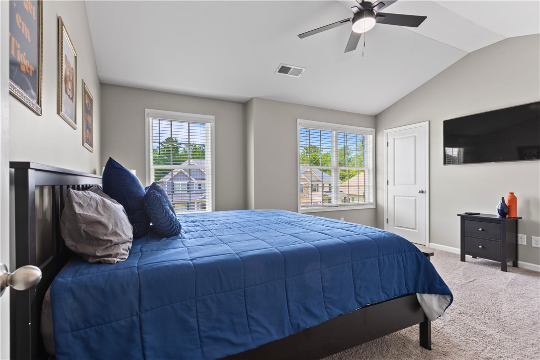 887 W RICHLAND CIRCLE