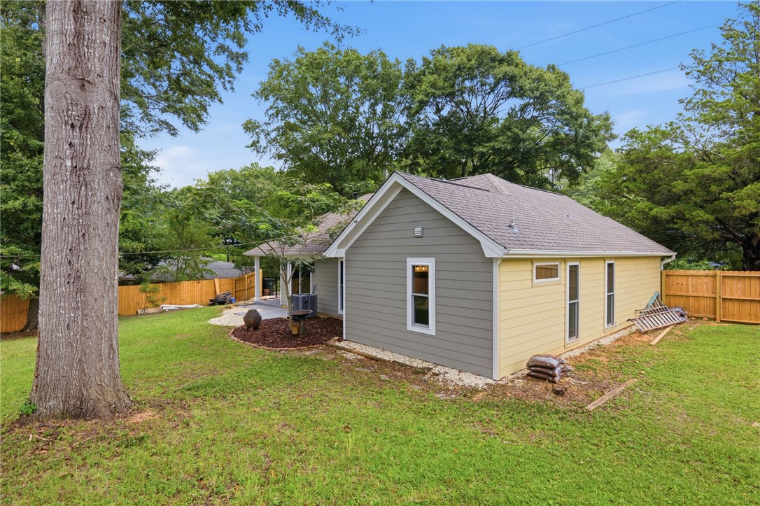 1424 AZALEA DRIVE