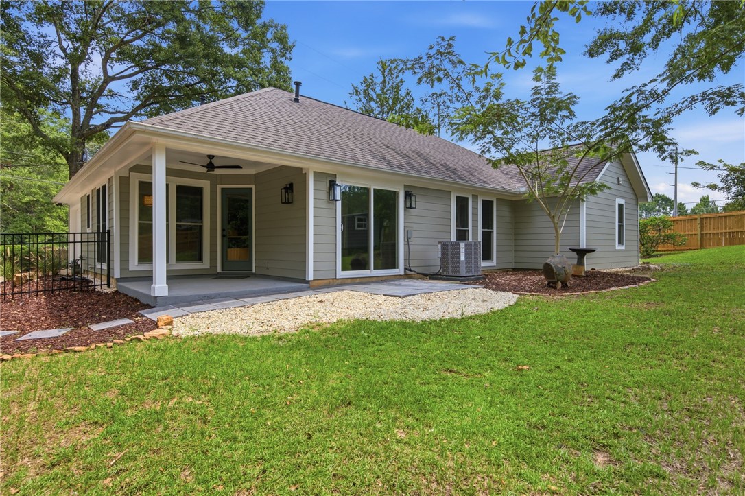 1424 AZALEA DRIVE