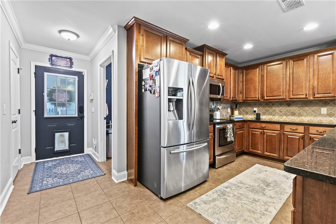810 COTSWOLD WAY