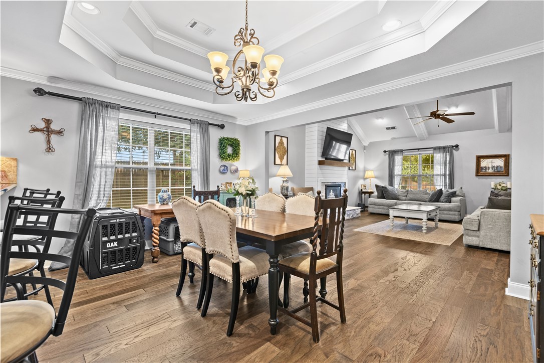 810 COTSWOLD WAY
