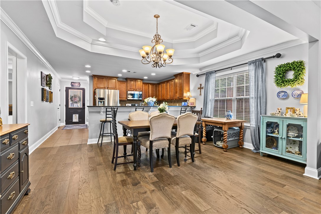 810 COTSWOLD WAY