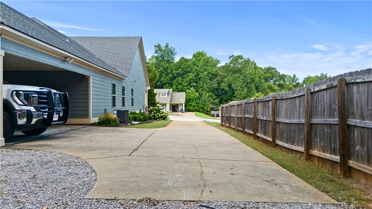 810 COTSWOLD WAY
