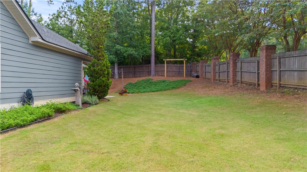 810 COTSWOLD WAY