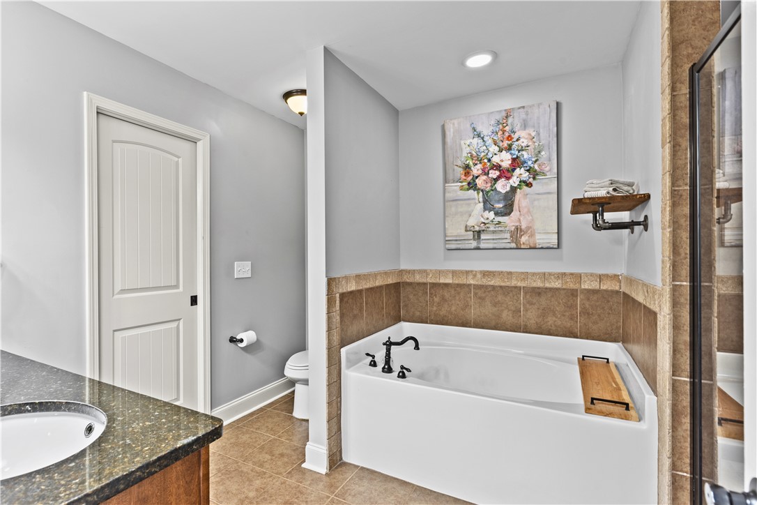 810 COTSWOLD WAY