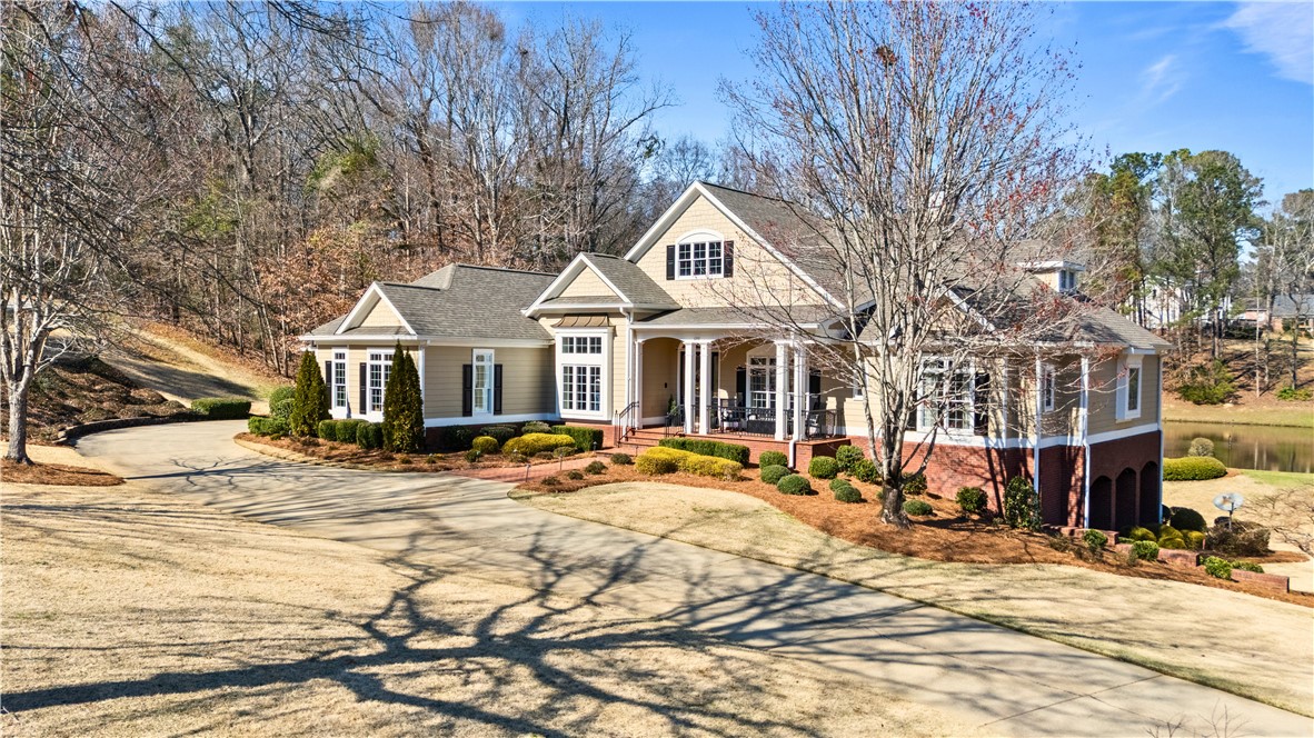 1211 INGLESIDE DRIVE