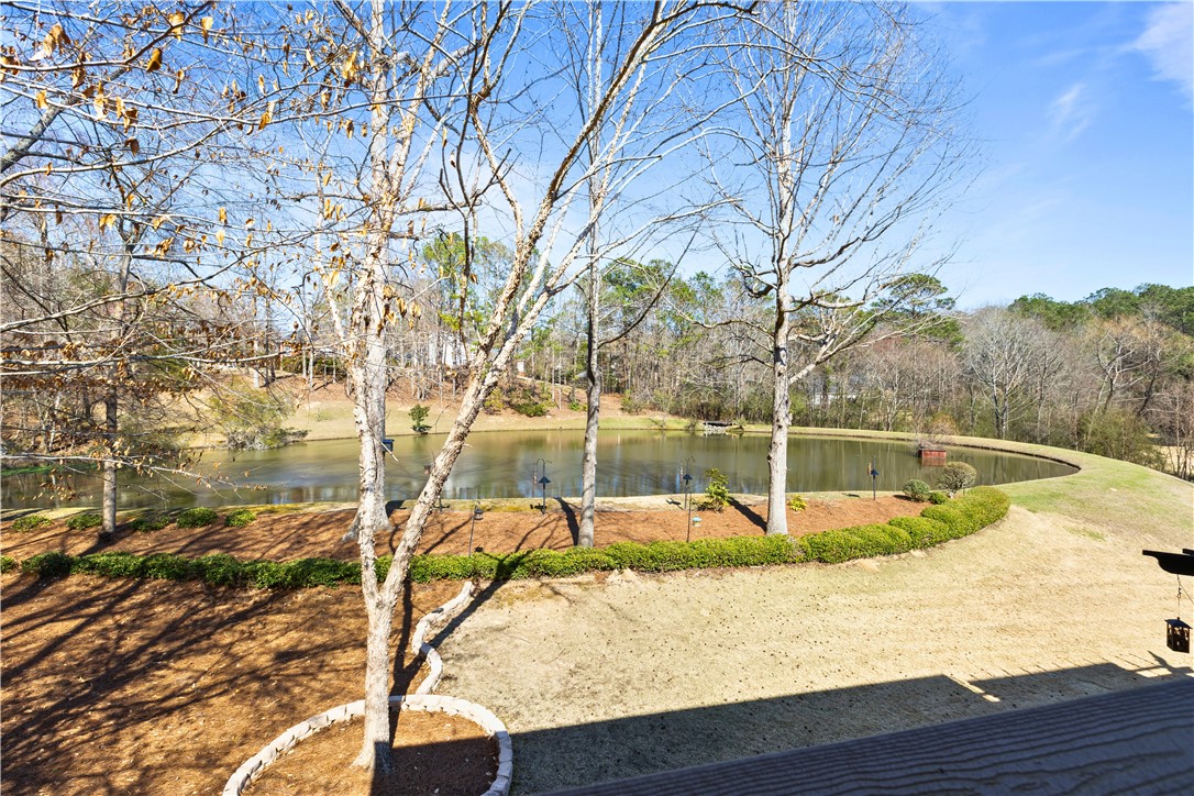 1211 INGLESIDE DRIVE