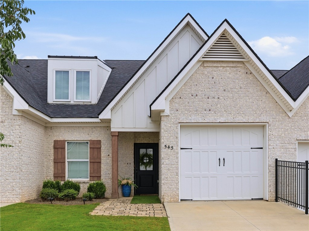 545 CLOVERDALE DRIVE