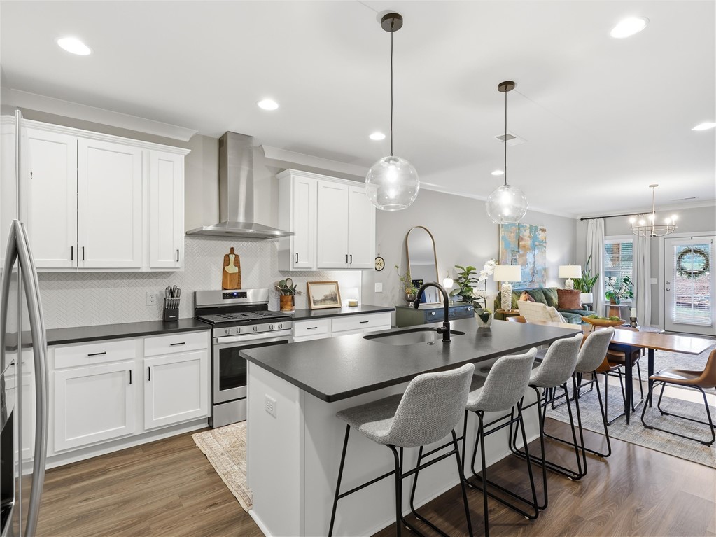 545 CLOVERDALE DRIVE