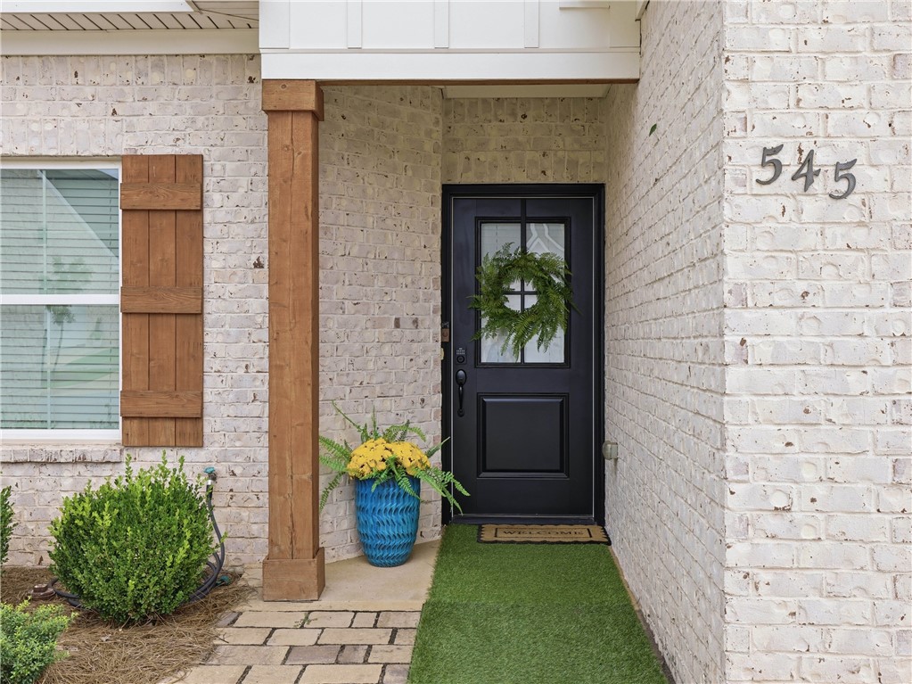 545 CLOVERDALE DRIVE