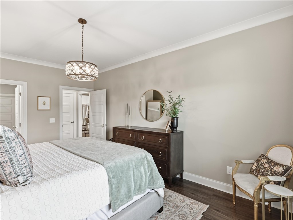 545 CLOVERDALE DRIVE