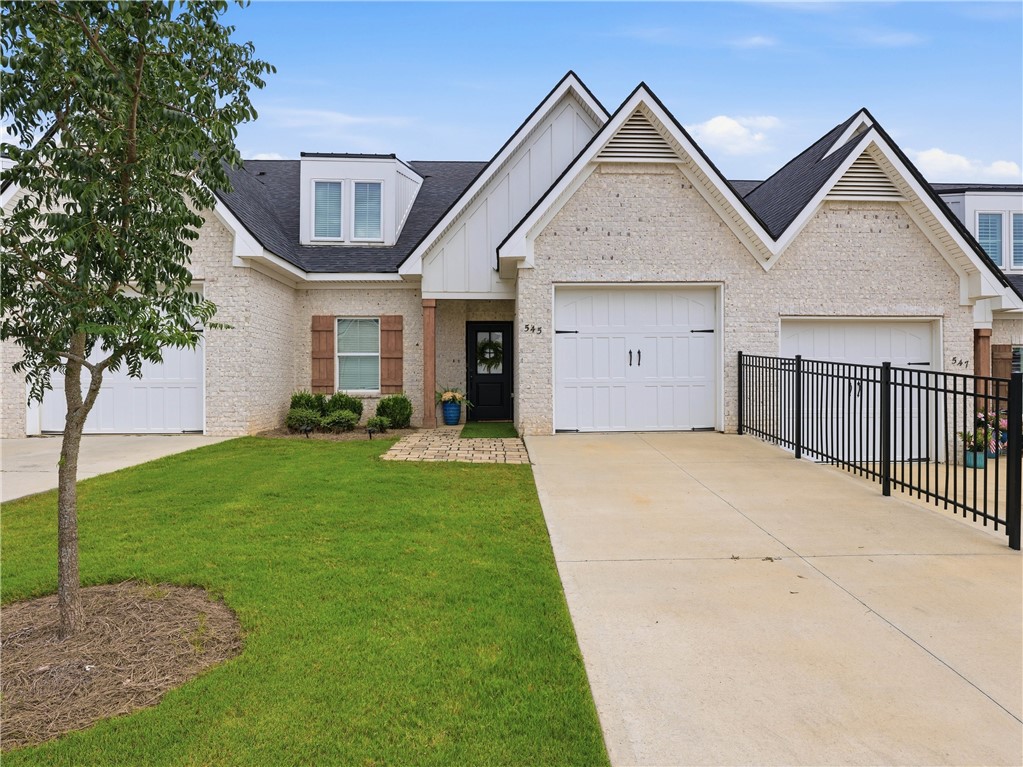 545 CLOVERDALE DRIVE