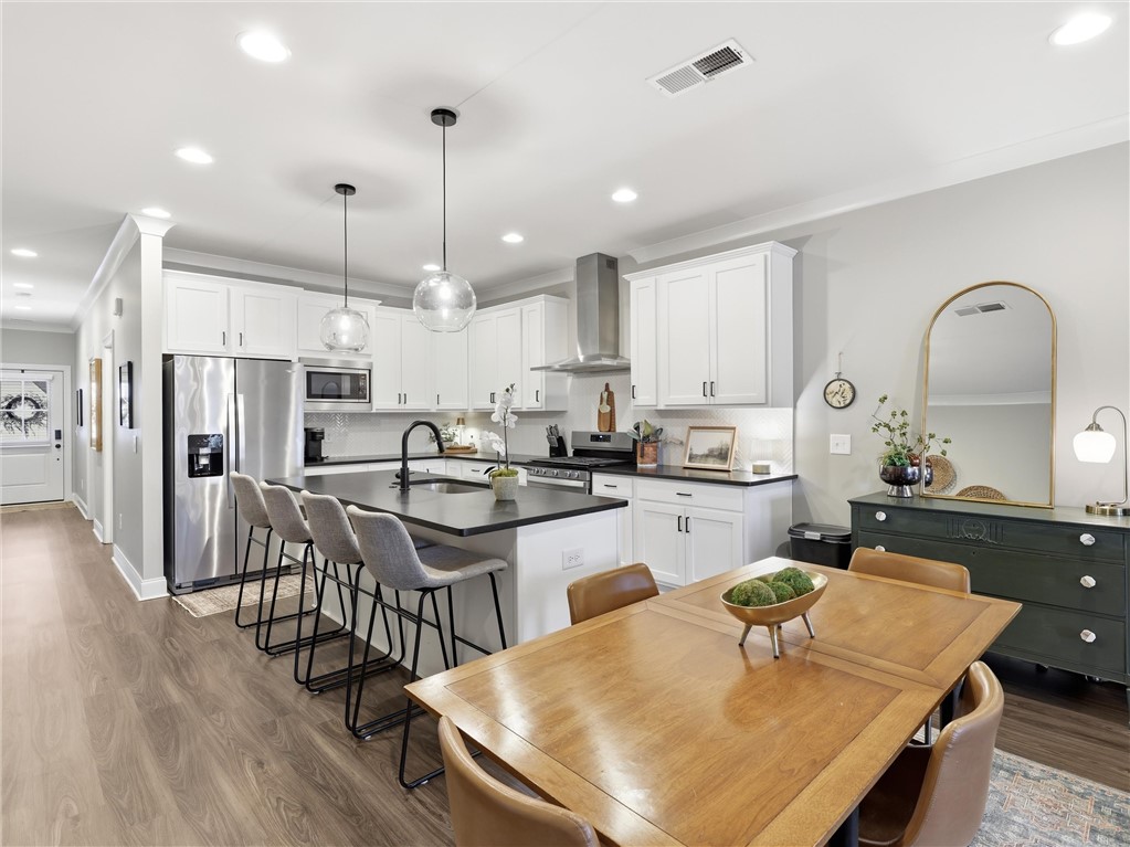 545 CLOVERDALE DRIVE