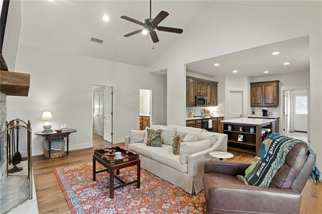 263 MOONEY HOLLOW ROAD