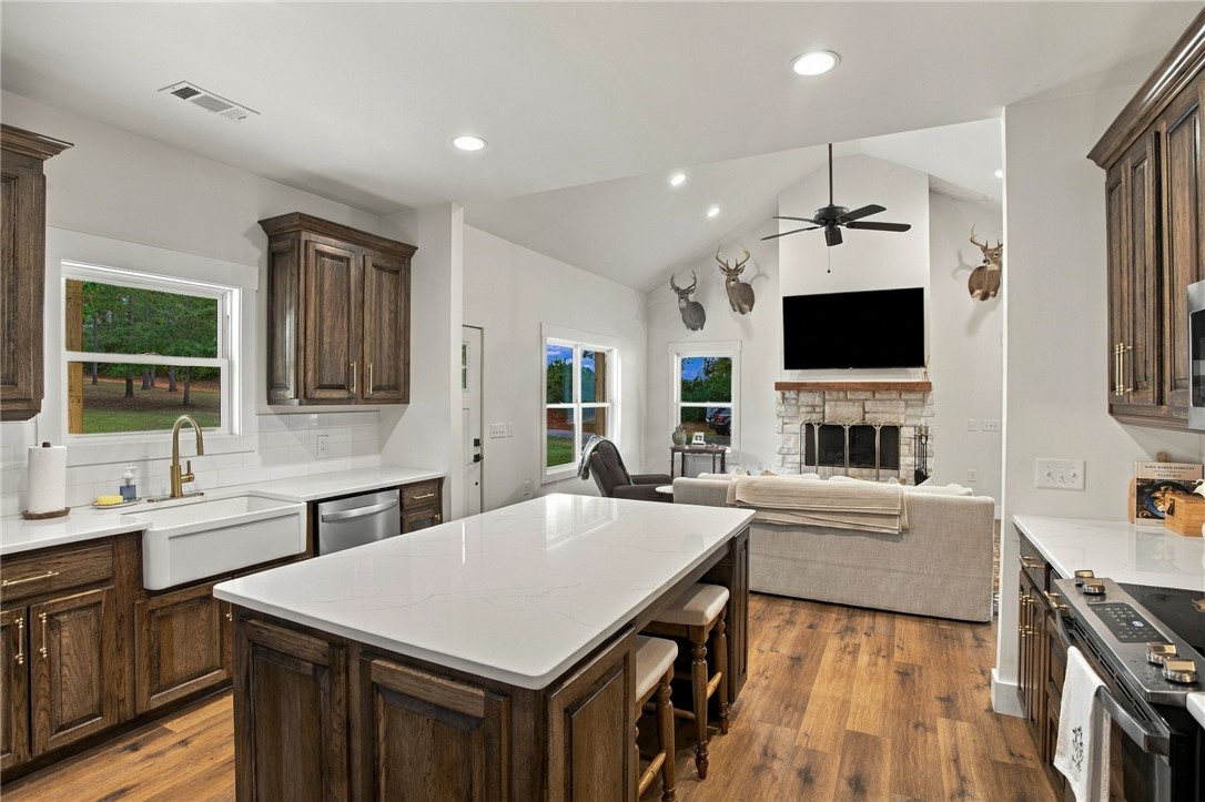 263 MOONEY HOLLOW ROAD