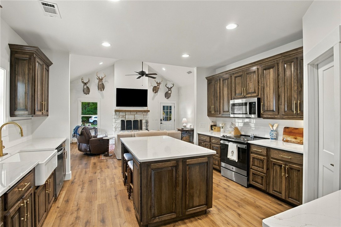 263 MOONEY HOLLOW ROAD