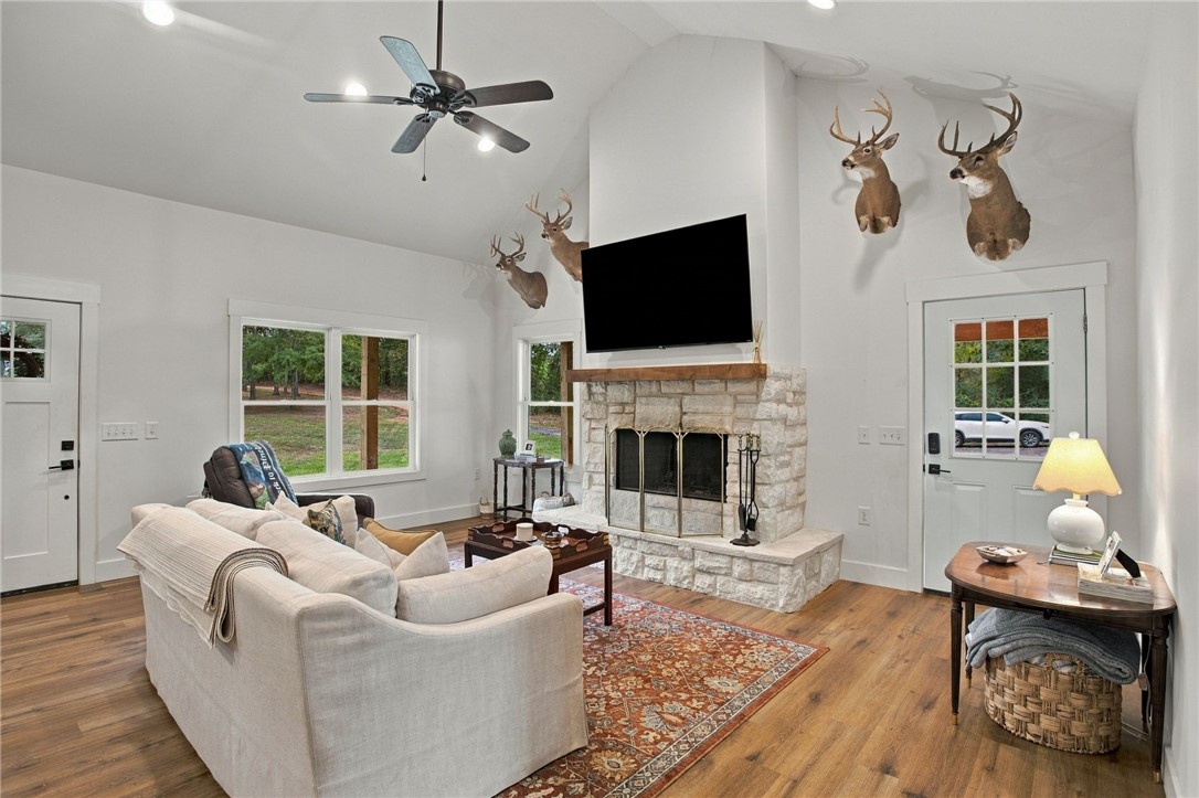 263 MOONEY HOLLOW ROAD