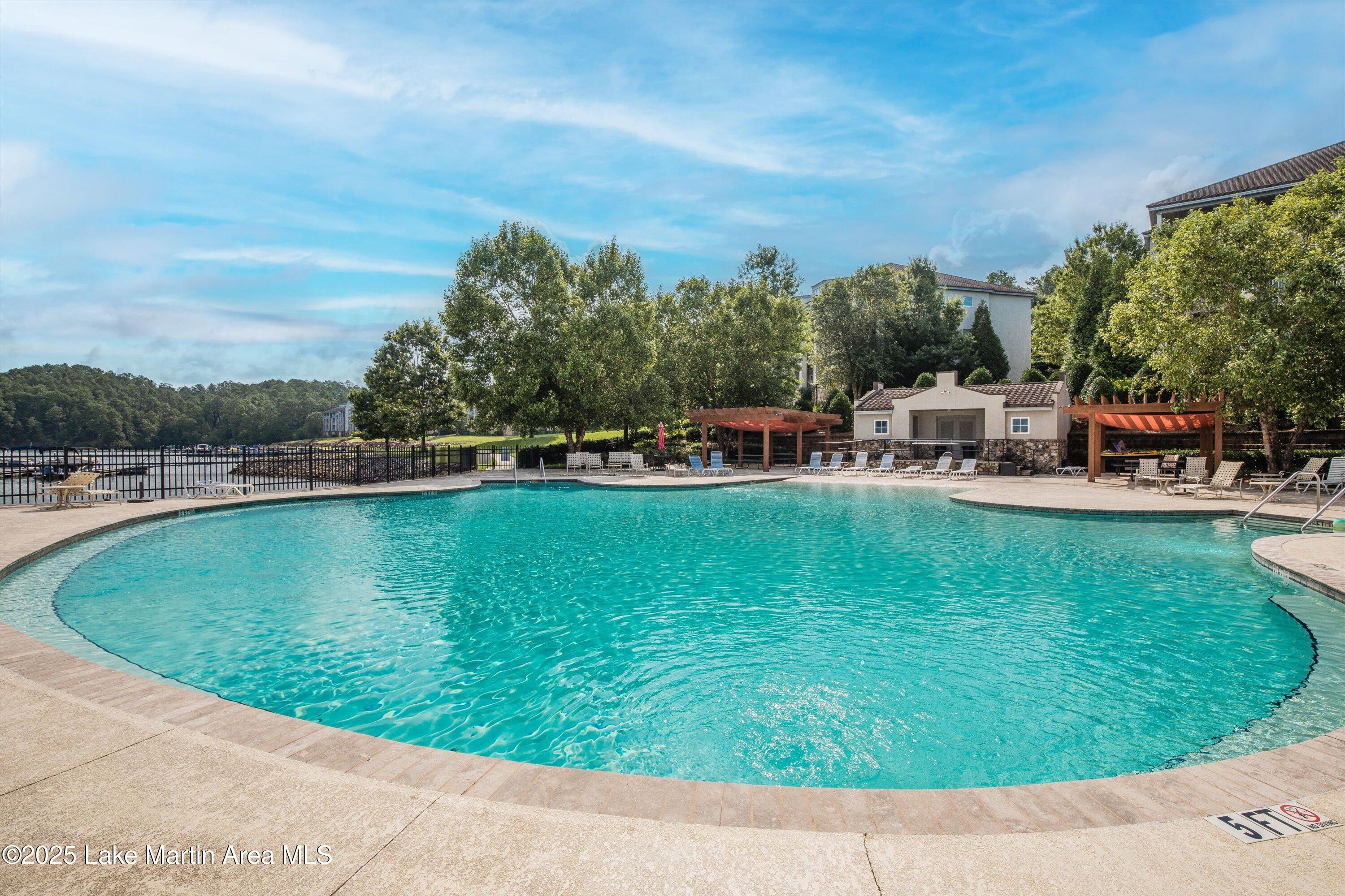 250 Crowne Pointe Rd Unit 306