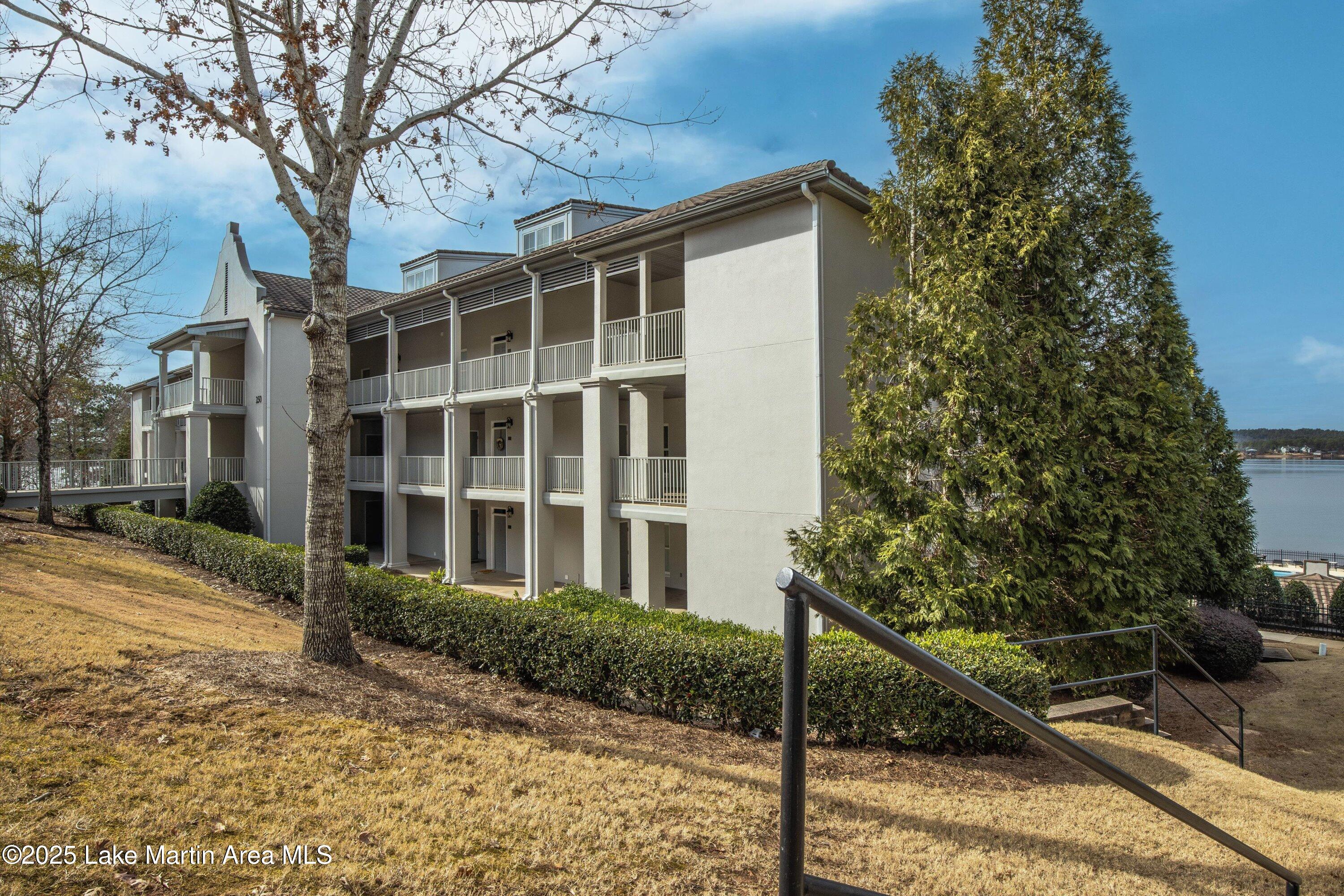 250 Crowne Pointe Rd Unit 306