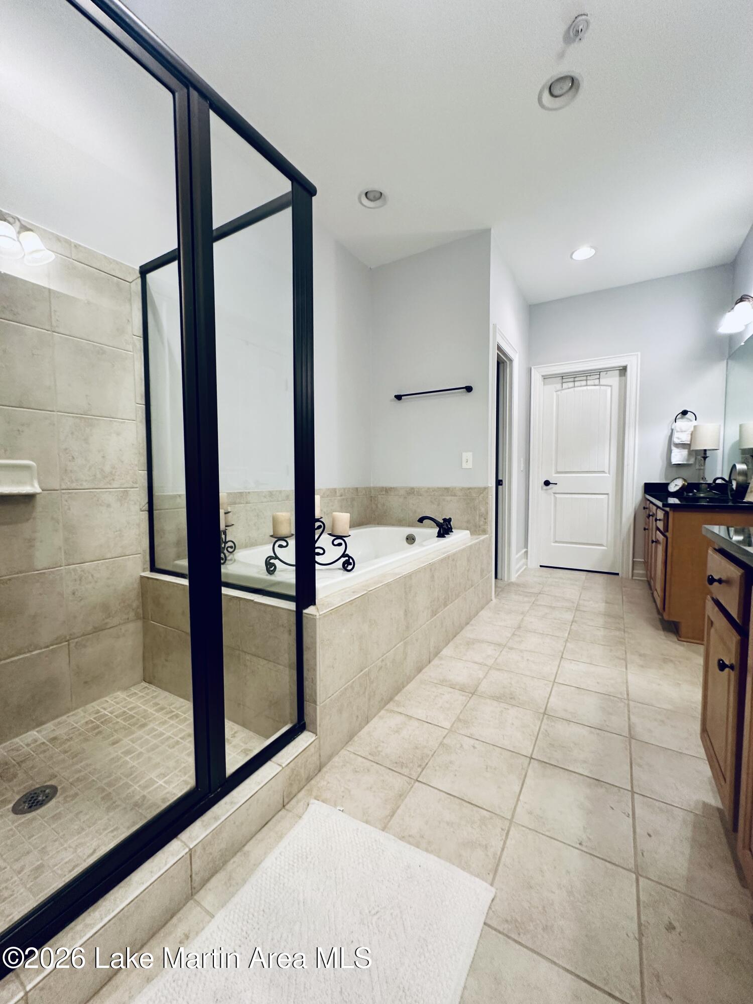 64 Stoneview Summit Crt