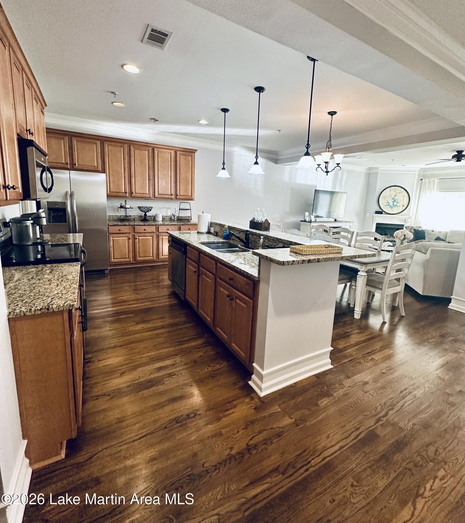 64 Stoneview Summit Crt