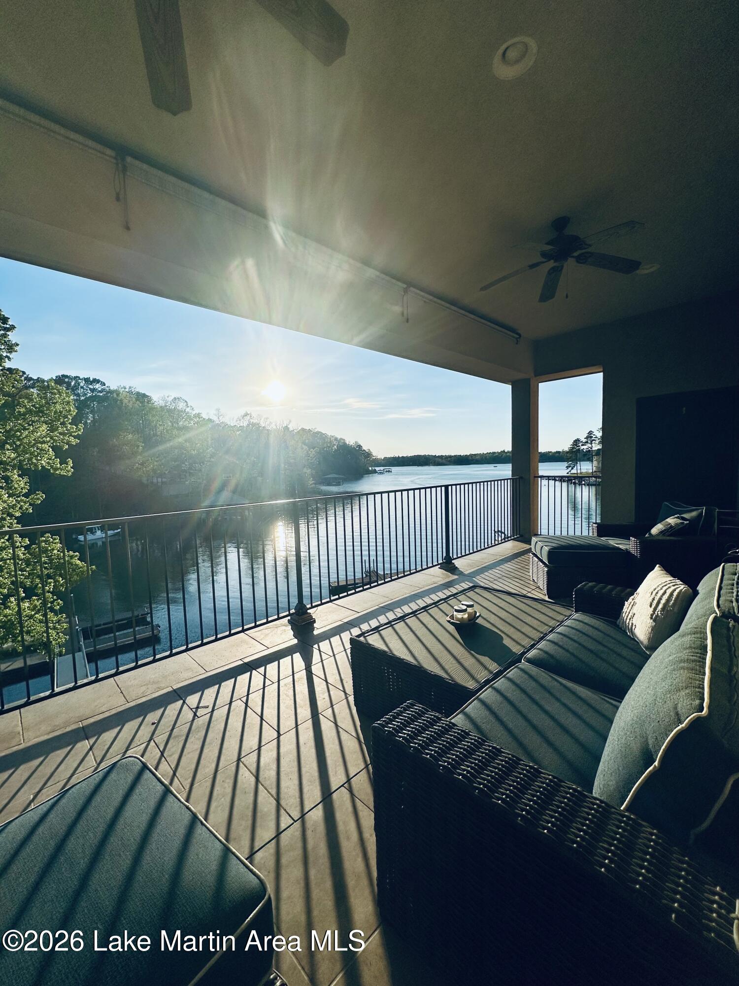 64 Stoneview Summit Crt