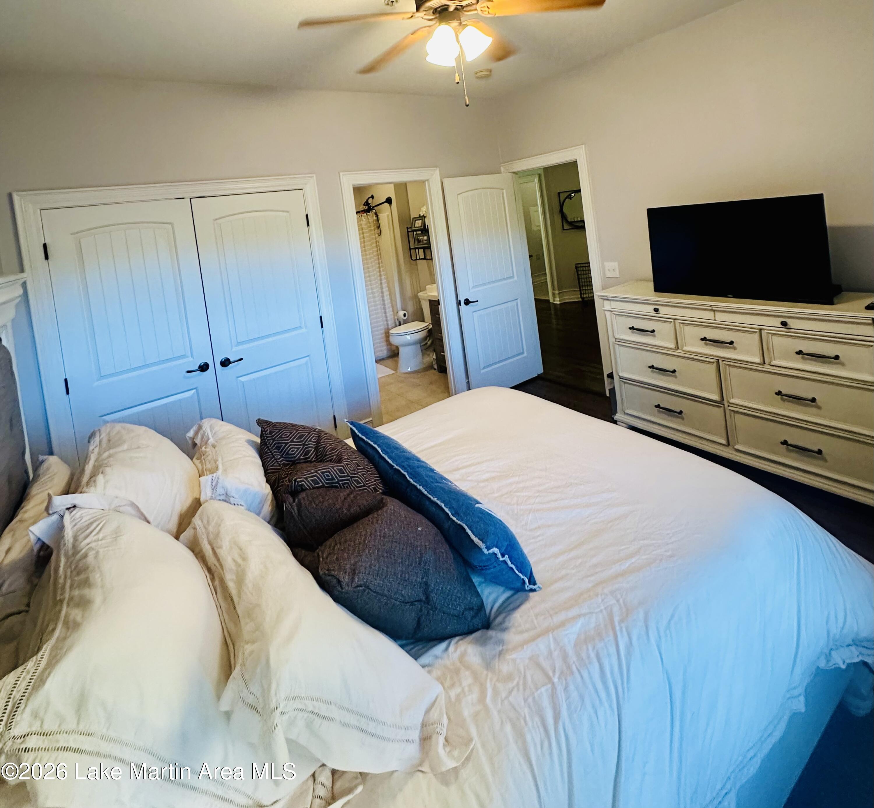 64 Stoneview Summit Crt