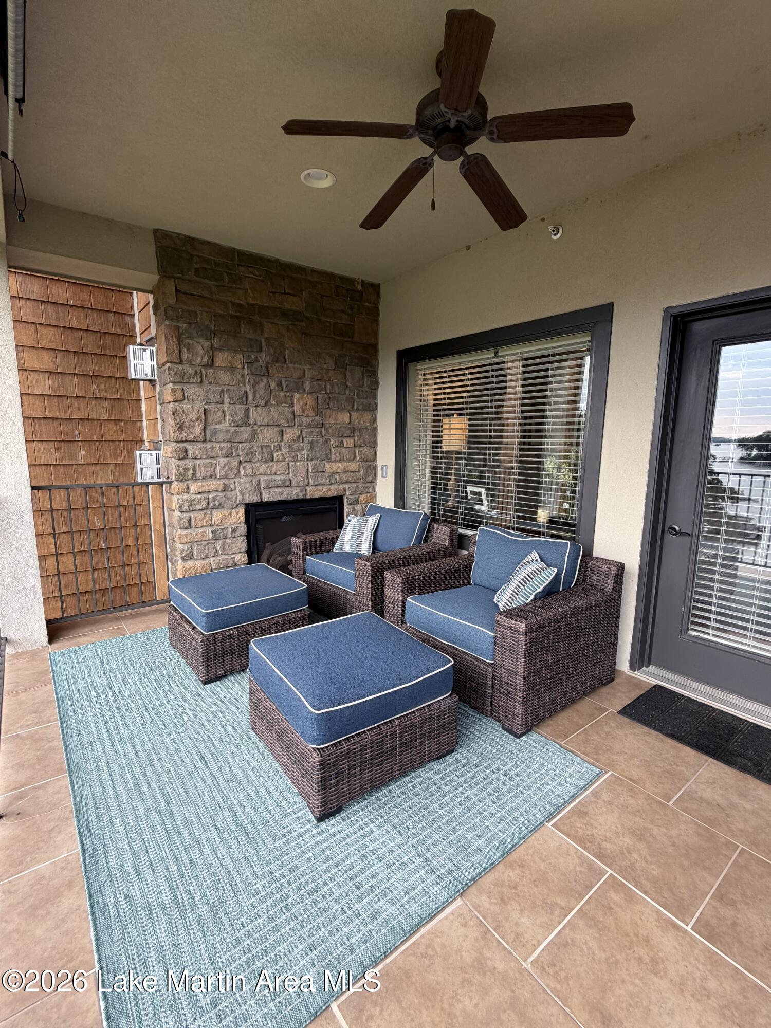 48 Stoneview Summit Crt