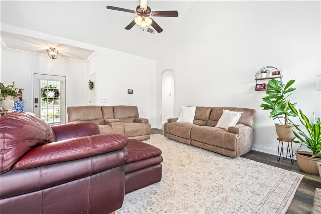 2902 Anderson Lakes Circle