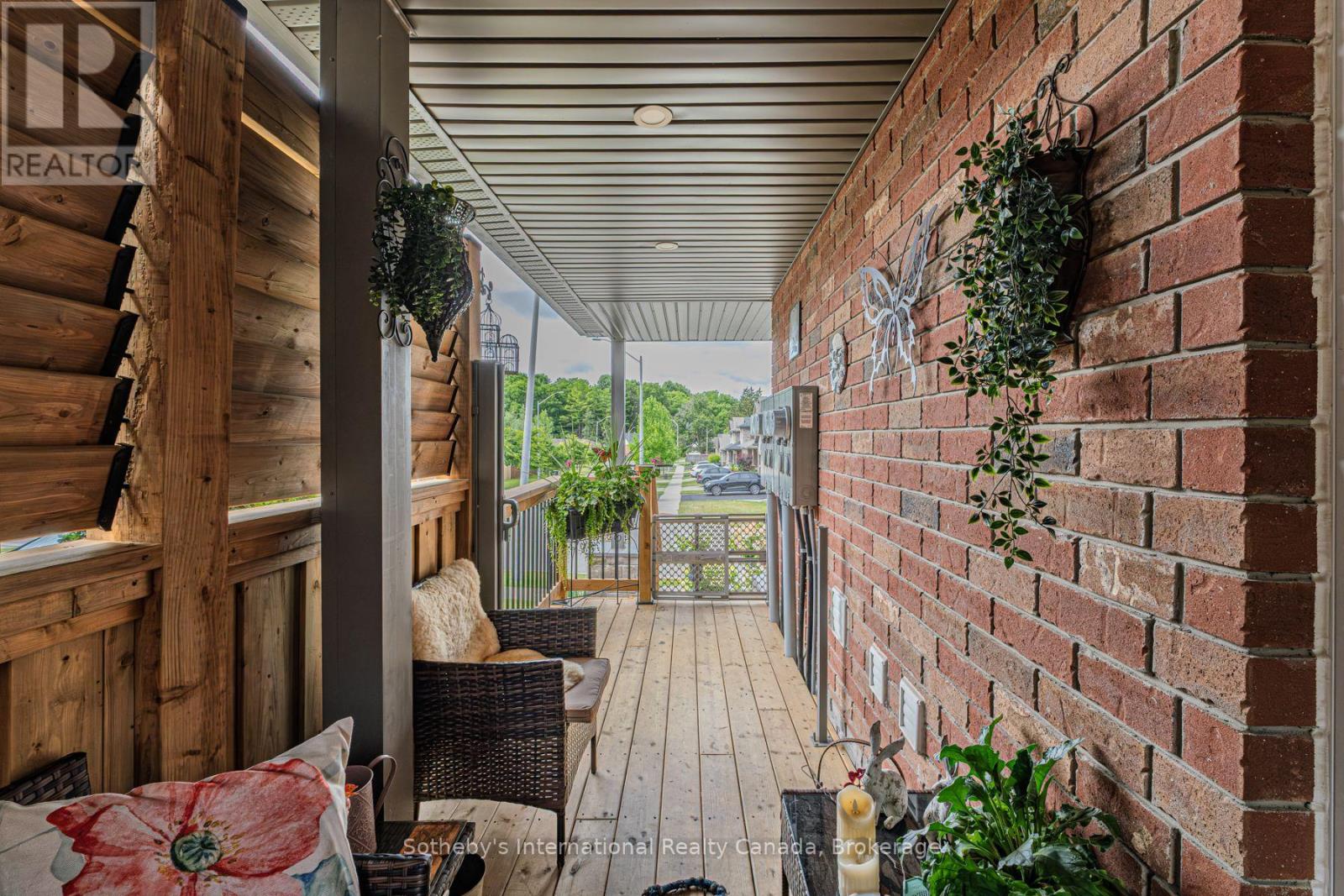 2 BALMORAL STREET