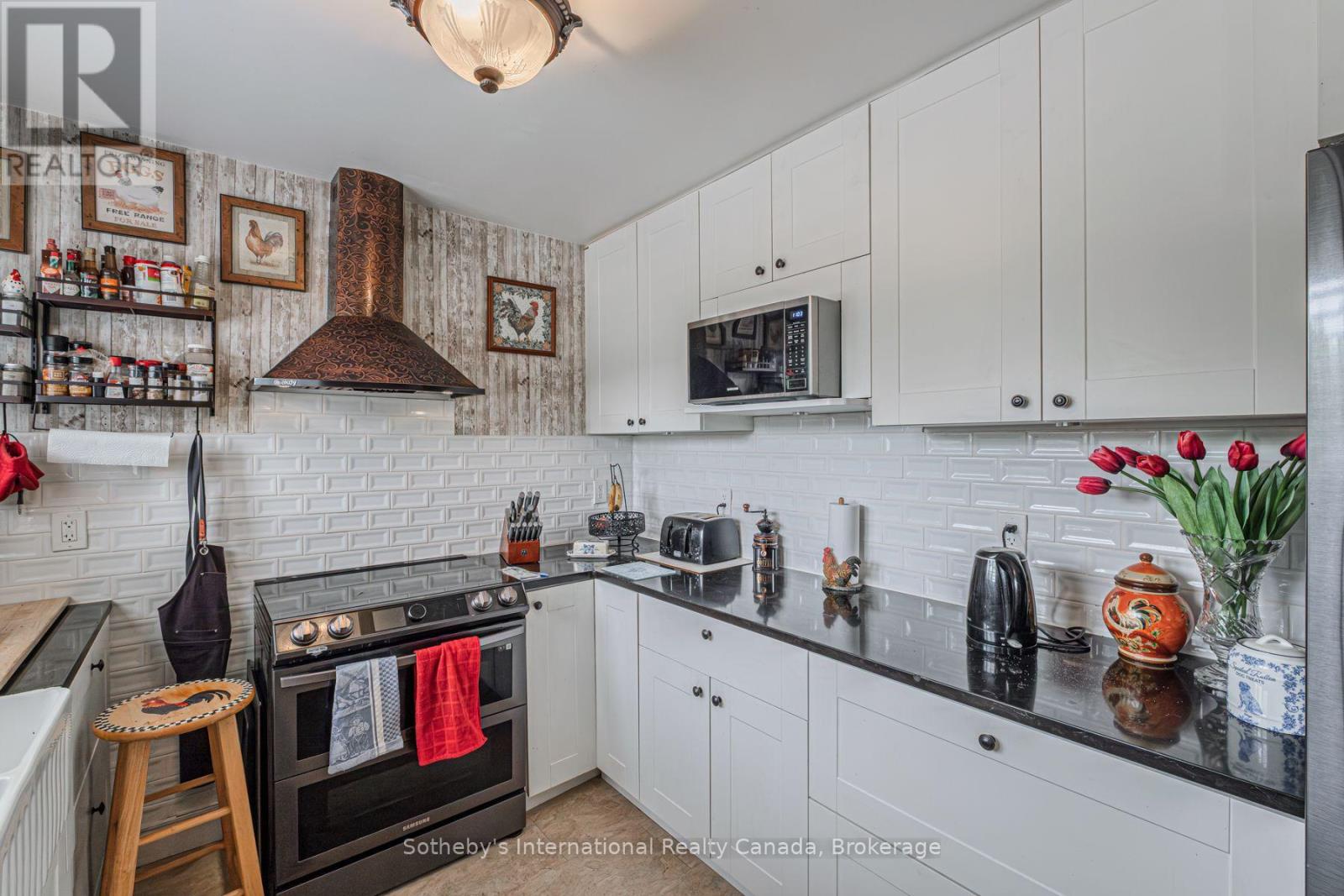 2 BALMORAL STREET